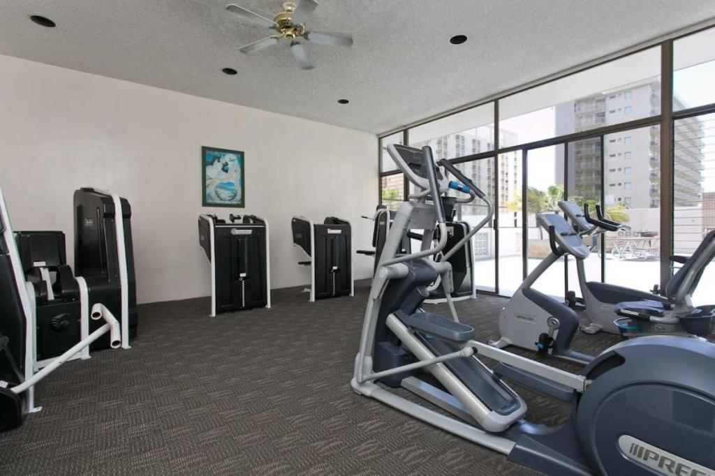 Heart Of Waikiki,1Bdrm,Free Parking, Wifi,No Resort Fees,Youtube,Netflix ! Honolulu Eksteriør billede