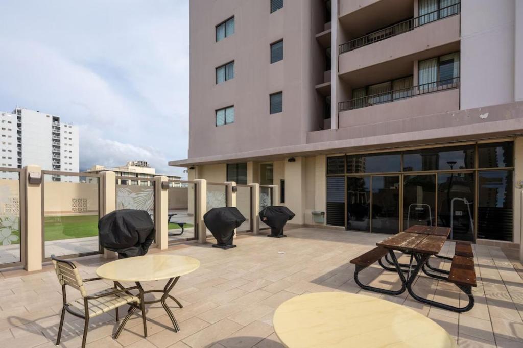 Heart Of Waikiki,1Bdrm,Free Parking, Wifi,No Resort Fees,Youtube,Netflix ! Honolulu Eksteriør billede